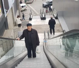 Rize’de yürümeyen merdiven artık yürüyor!