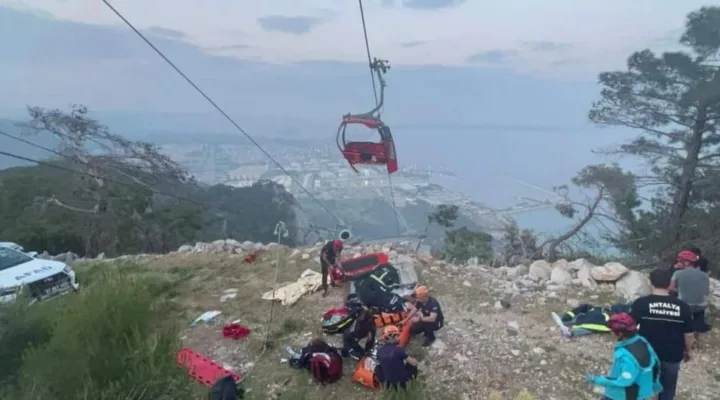 Antalya’da teleferik kazası 1 kişi öldü 7 kişi Yaralandı