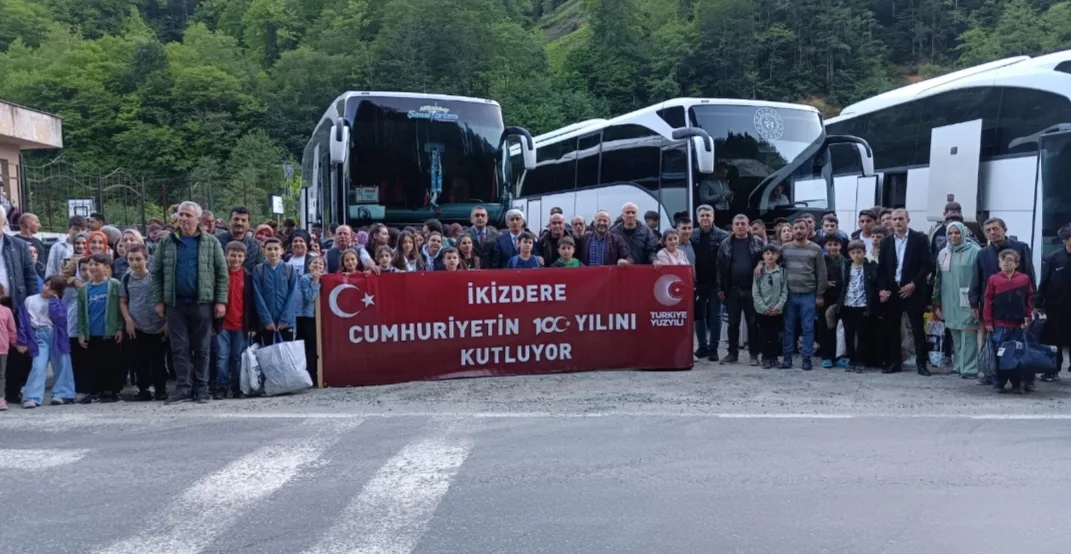 İKİZDERE’DE, ORTAOKUL VE LİSE ÖĞRENCİLERİ 100.YIL PROJE KAPSAMINDA ÇANAKKALEYE GÖNDERİLDİ