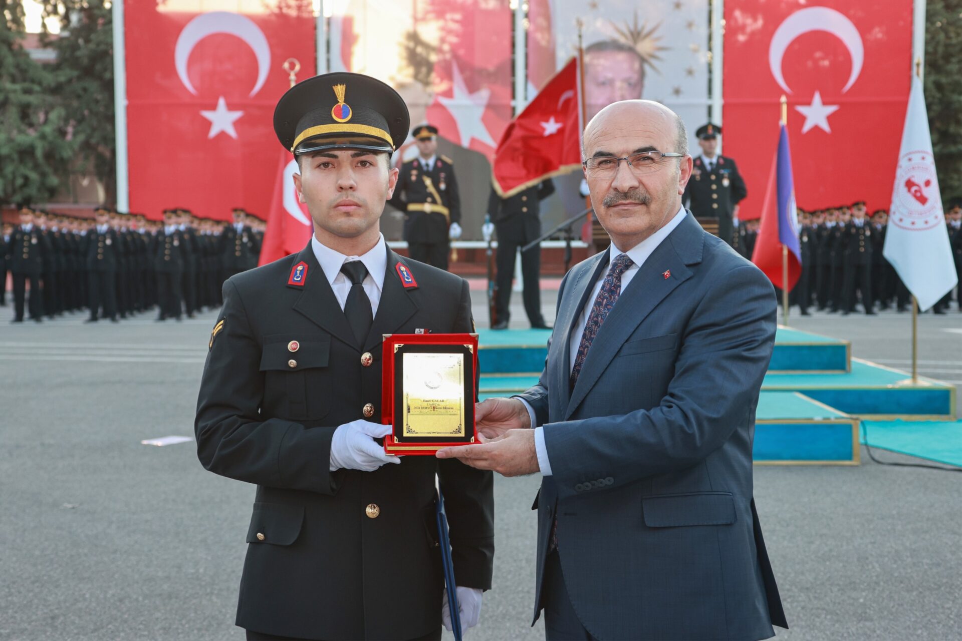 Emniyette Deprem! Emniyet Genel Müdürlüğüne Mahmut Demirtaş Atanırken,16 ilin Emniyet Müdürü görevden alındı!