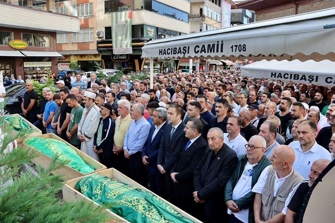 Erzurum’da trafik kazasında vefat eden, İsmet Ahmetoğlu,Mehmet Bayramçavuş, Bilge Sarıoğlu Toprağa verildi