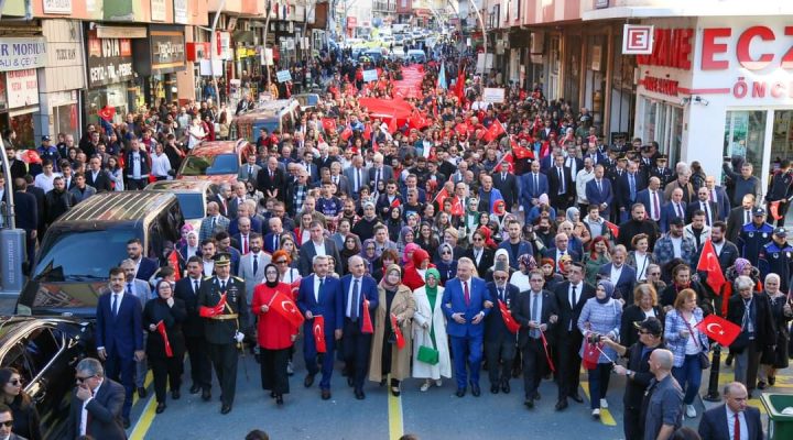 RİZE’DE CUMHURİYET YÜRÜYÜŞÜ..