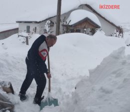 Rize’de kar kalınlığı 1 metreye yükseldi