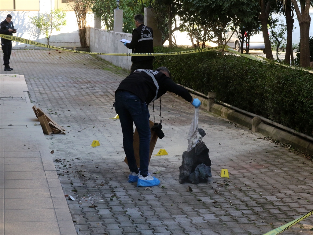 Uzerine Benzin Dokup Atese VerdigiPinar Zorlu Oldu 2